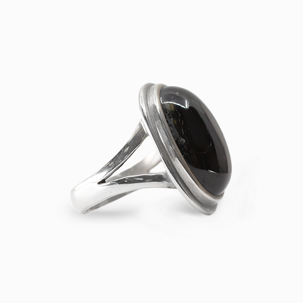 Oval Black Star Diopside cabochon ring set in polished 925 sterling silver.