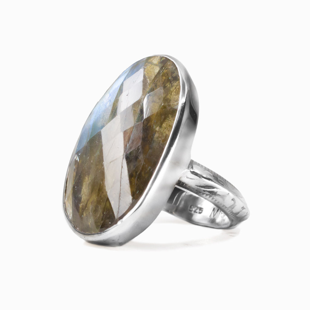 FACETED LABRADORITE OVAL RING WITH DESIGNED BAND STERLING SILVER | MADE IN EARTH