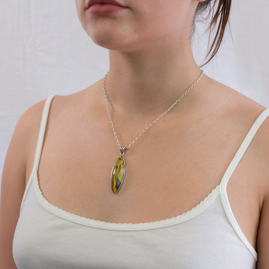 MARQUIS CABOCHON YELLOW-GRAY STERLING SILVER BUMBLE BEE JASPER NECKLACE on model