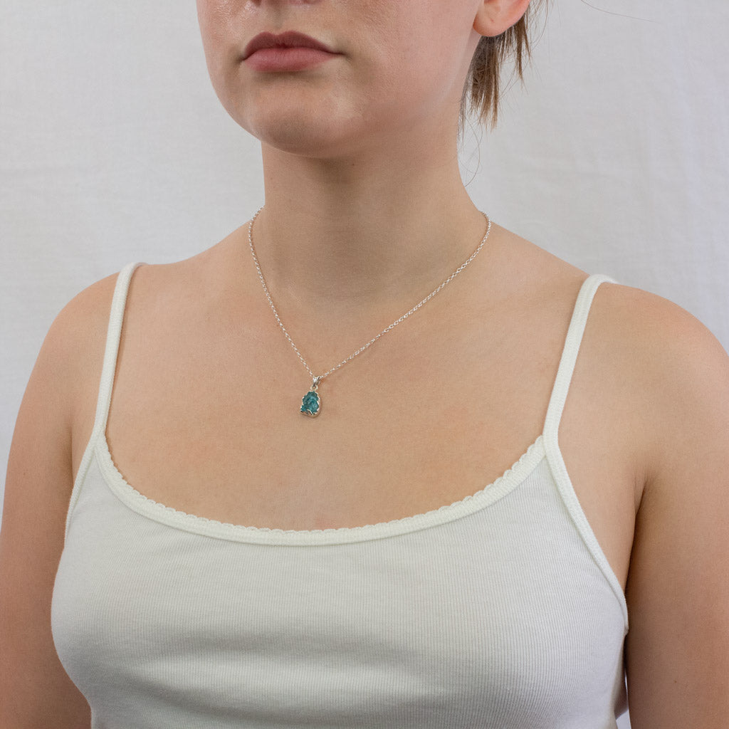 Raw Apatite necklace on model