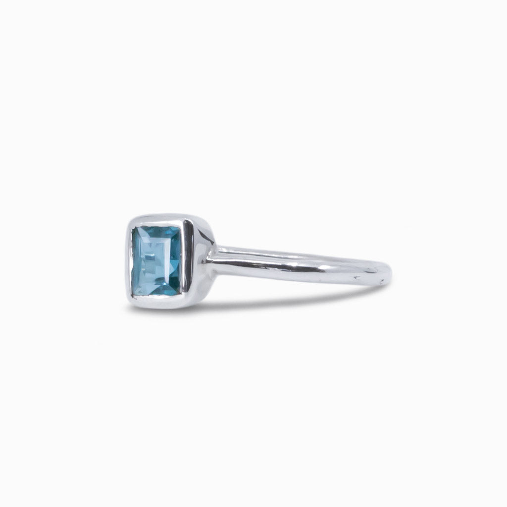 kyanite ring