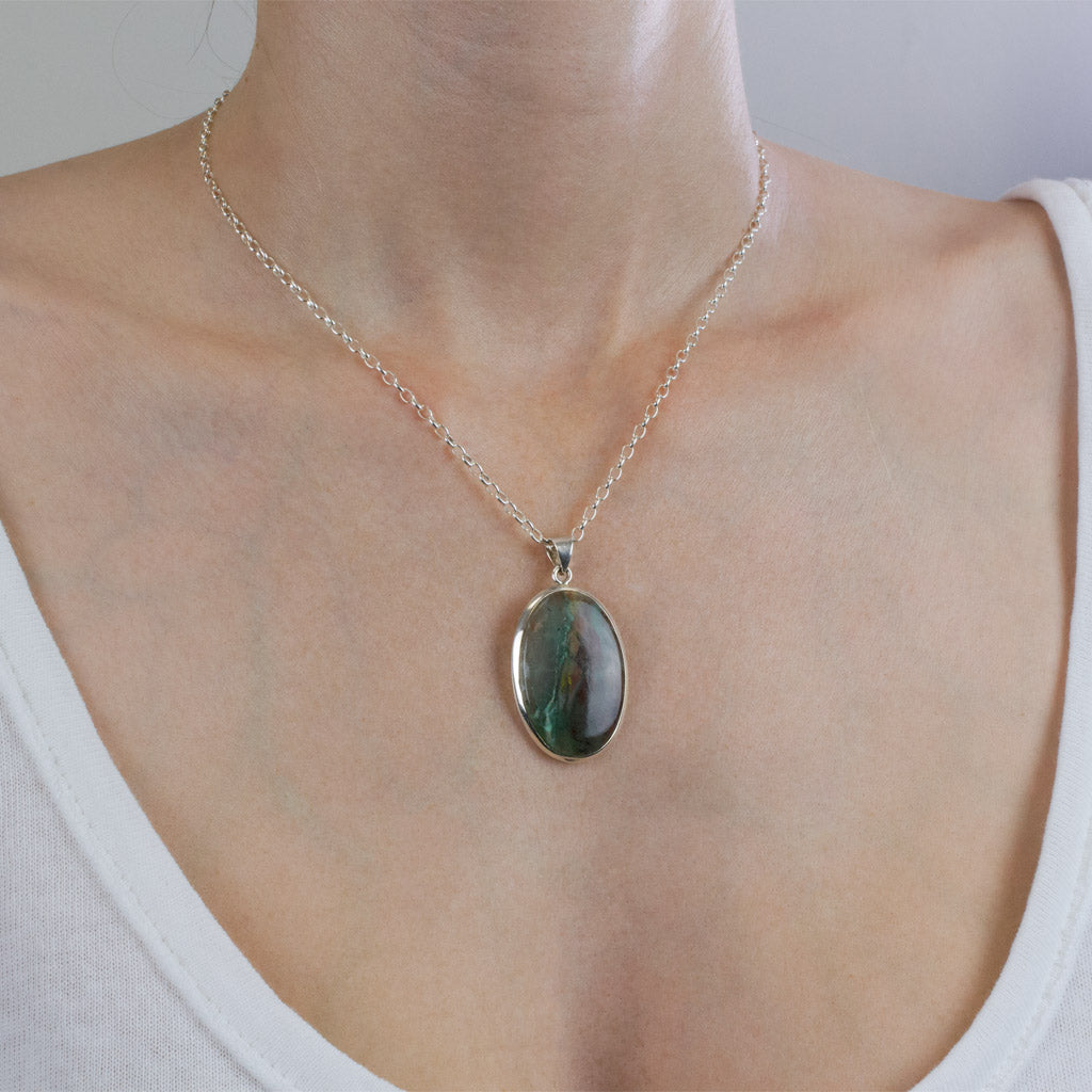 Cabochon Oval Aquaprase necklace on Model