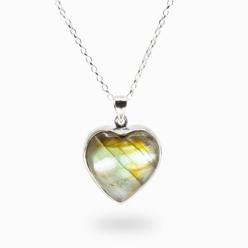 CABOCHON HEART LABRADORITE NECKLACE MADE IN EARTH STERLING SILVER