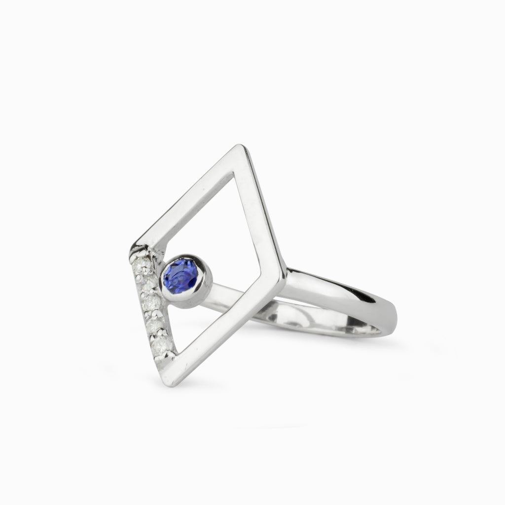 Diamante: Sapphire & Diamond Ring