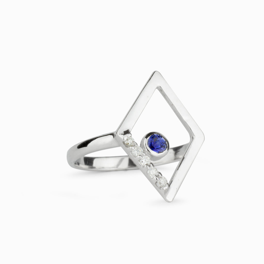 Diamante: Sapphire & Diamond Ring