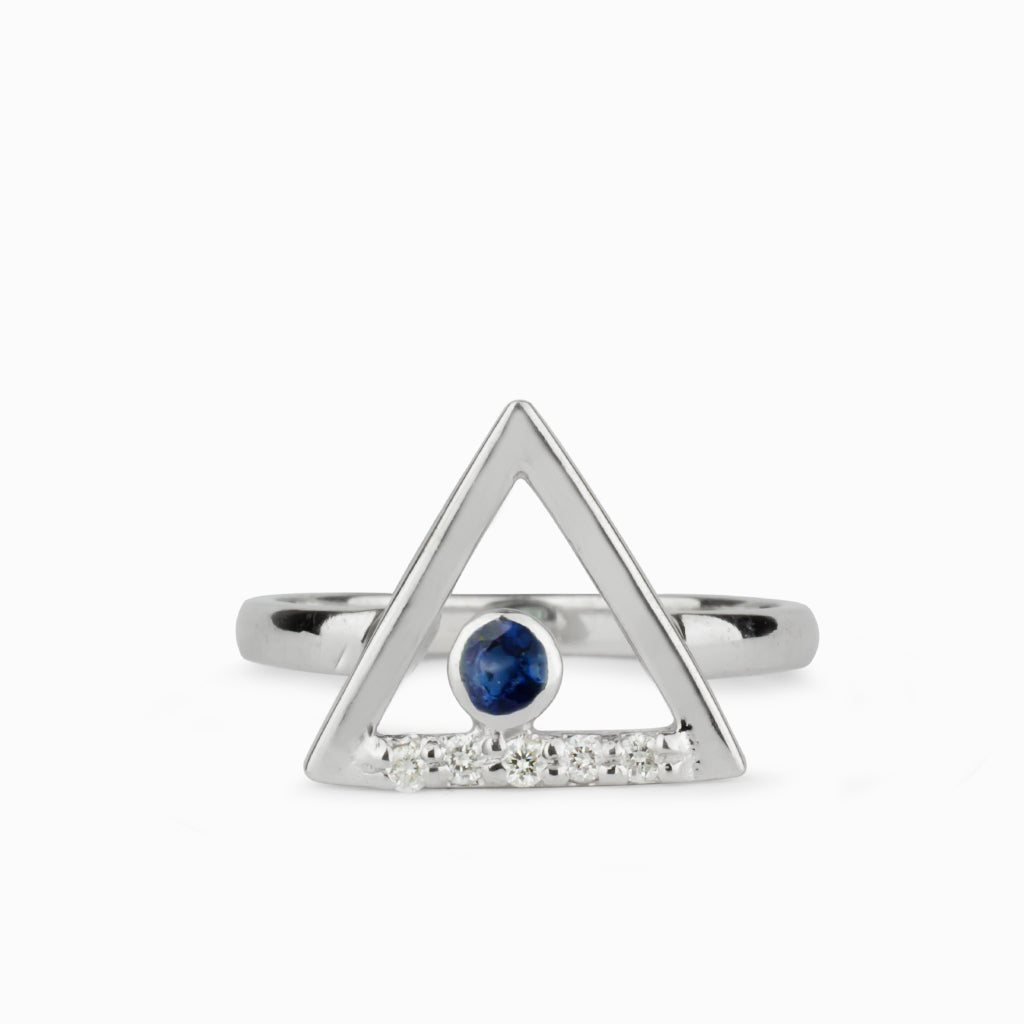 Triangulo: Sapphire & Diamond Ring