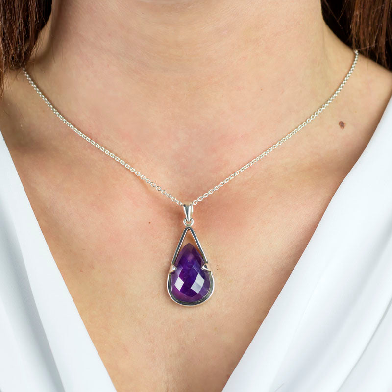 TEARDROP PURPLE FACETED STERLING SILVER AMETHYST NECKLACE ON MODEL