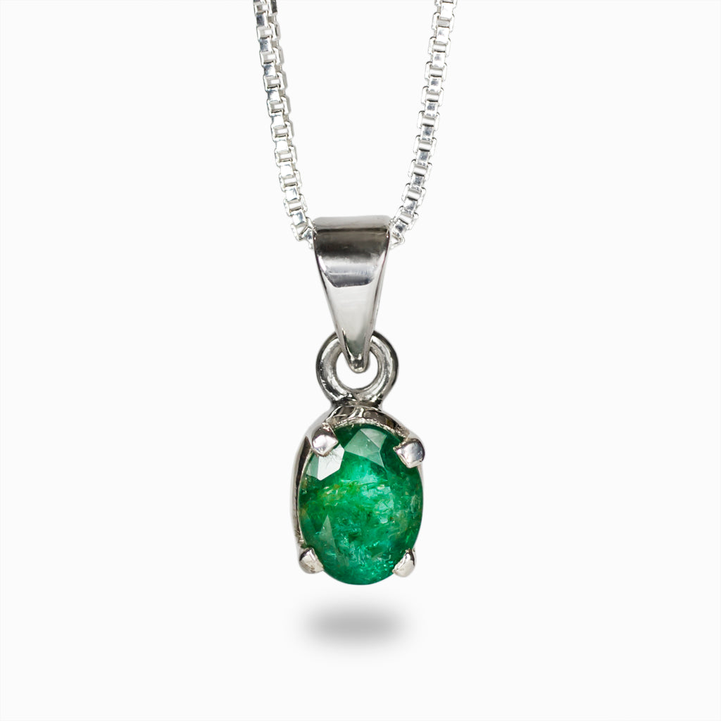 Silver Claws Oval Green Emerald Necklace