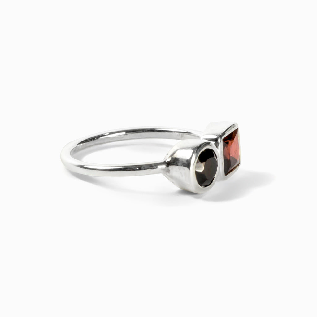Onyx & Garnet ring