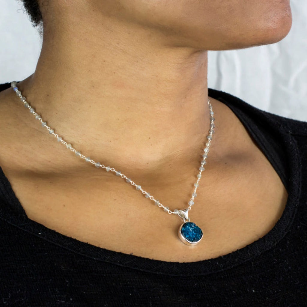 Labradorite beaded chain necklace with pendant on model