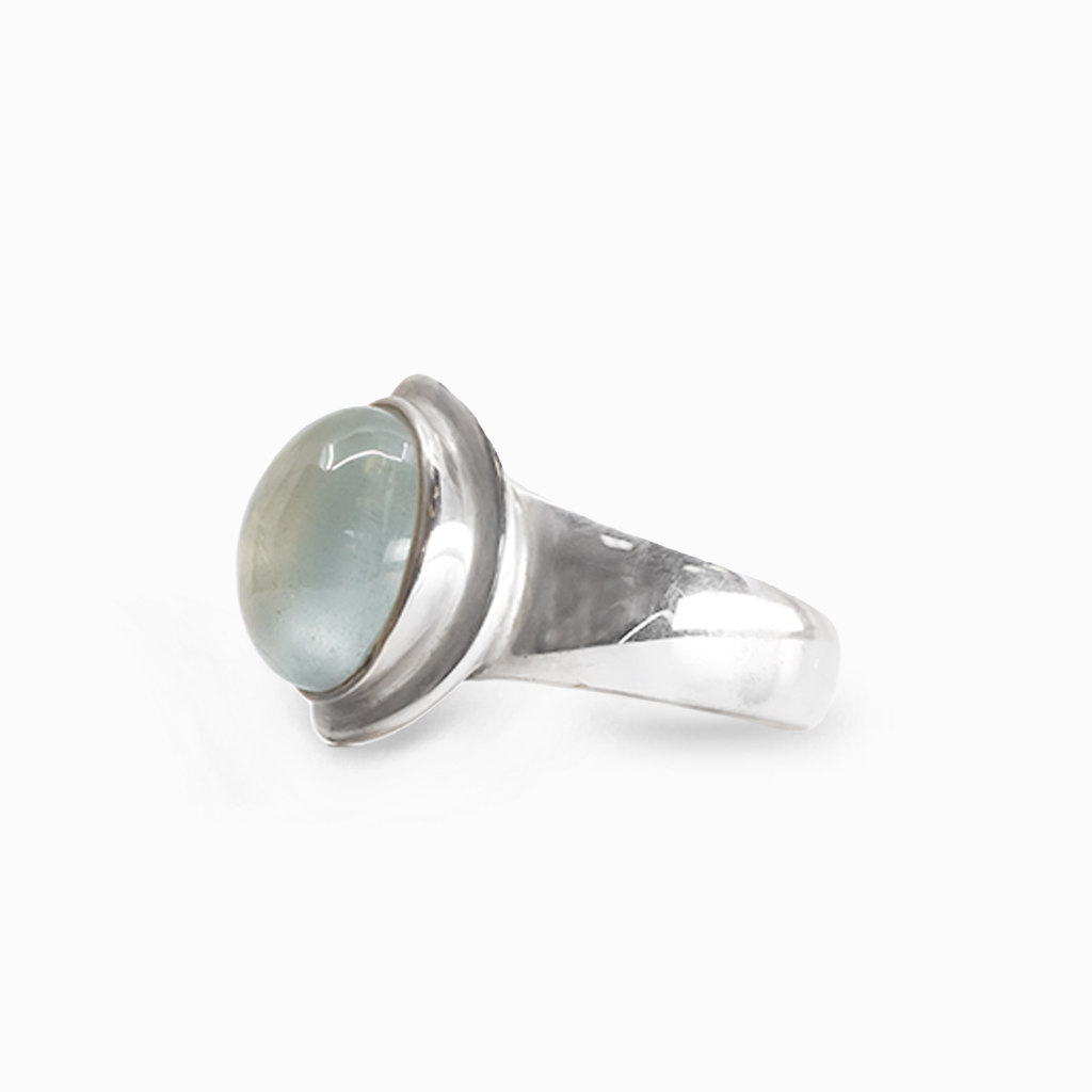 Oval Aquamarine cabochon ring set in polished 925 sterling silver.