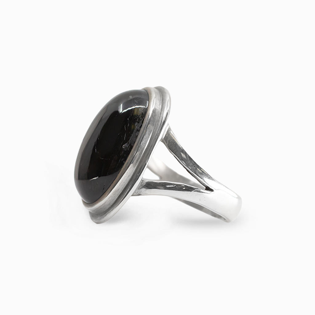 Oval Black Star Diopside cabochon ring set in polished 925 sterling silver.