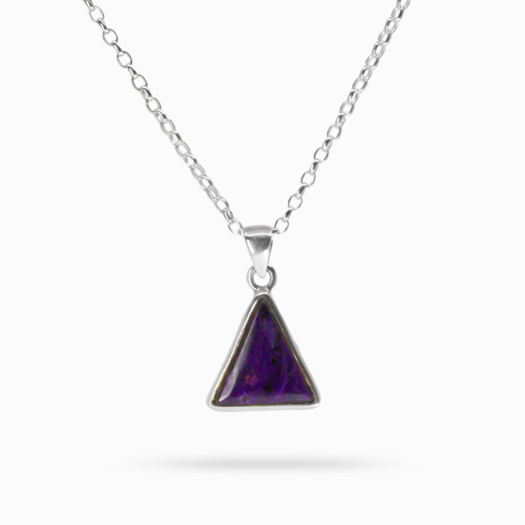 CABOCHON TRIANGLE NECKLACE