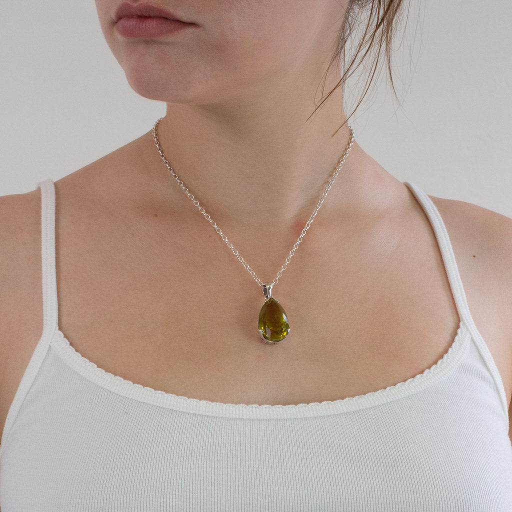 LEMON QUARTZ NECKLACE ON MODEL