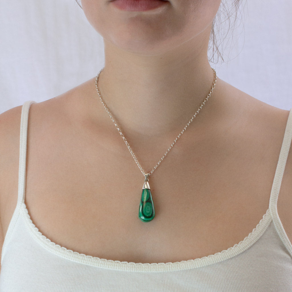 Malachite necklace on model