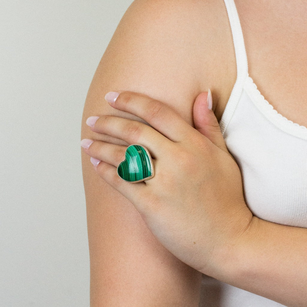 Malachite ring on model