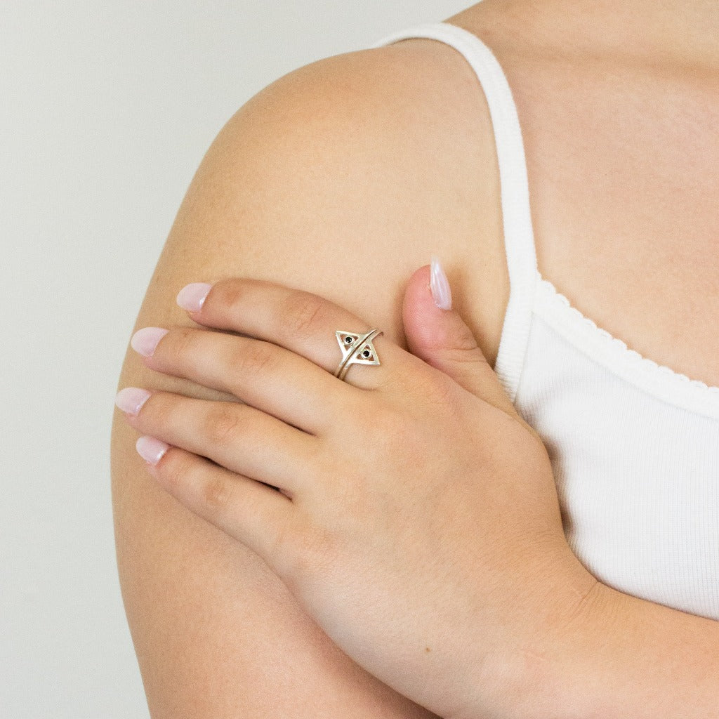 Onyx ring on model