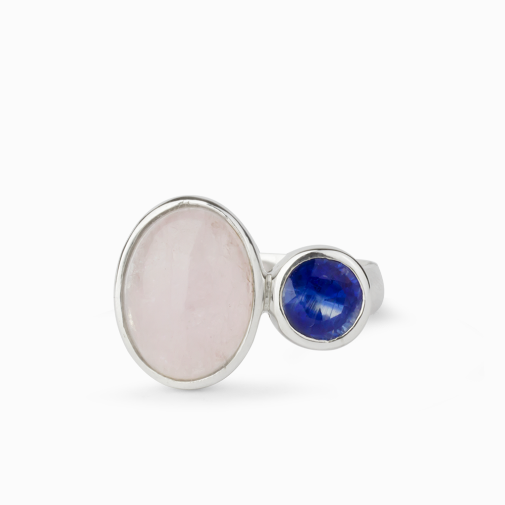 CABOCHON MORGANITE AND FACETED KYANITE RING 
