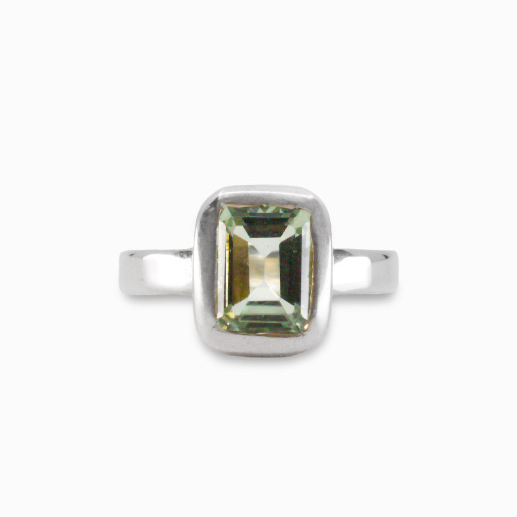 FACETED GREEN QUARTZ RING