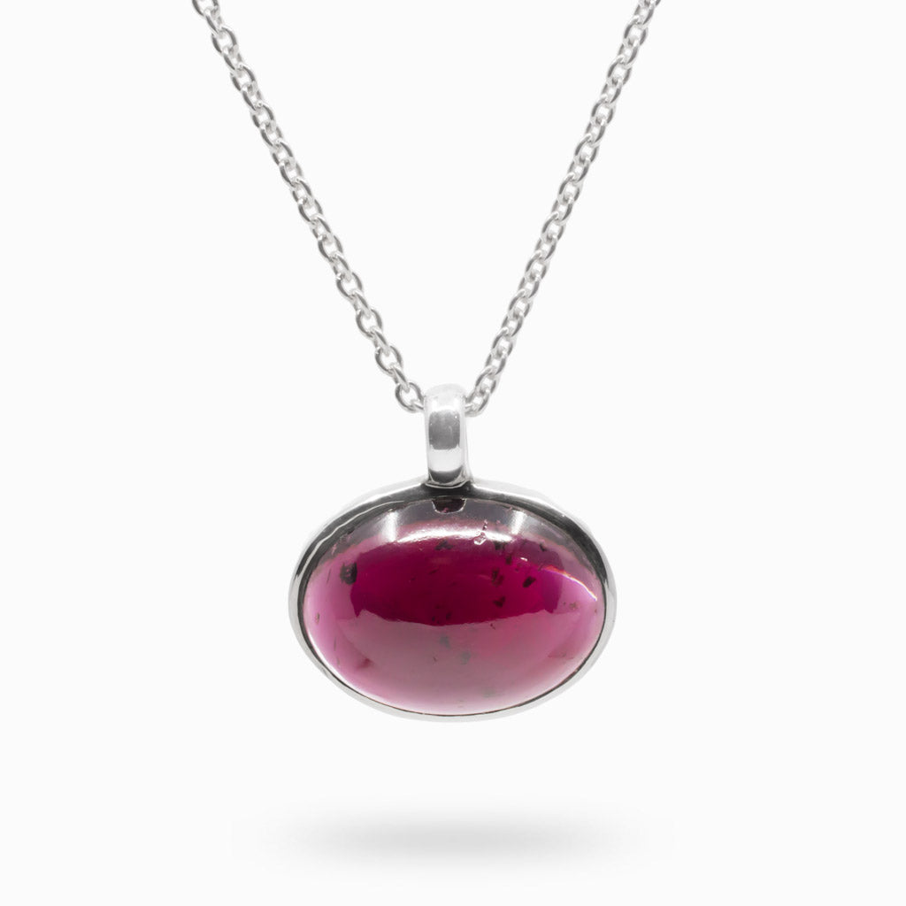 Cabochon Oval Garnet necklace